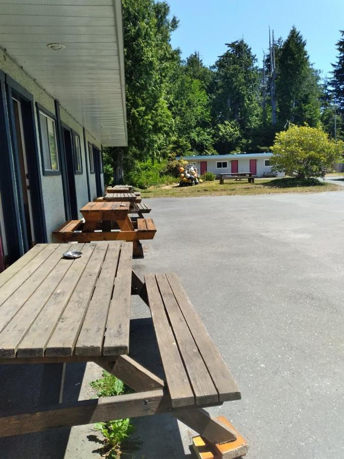 Dolphin Motel Tofino Exterior photo